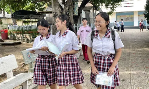 Ngày đầu thi lớp 10 Tp.HCM: Mỗi buổi ghi nhận hơn 600 thí sinh vắng mặt