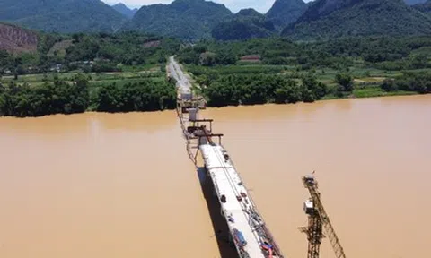 Cầu vượt sông Mã hơn 200 tỷ đồng khó về đích đúng hẹn vì vướng giải phóng tài sản công