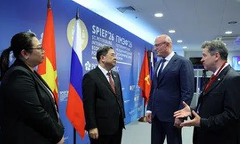 Phó Thủ tướng Thường trực Phạm Gia Túc làm việc với Phó Thủ tướng Chernyshenko và tiếp một số doanh nghiệp Nga