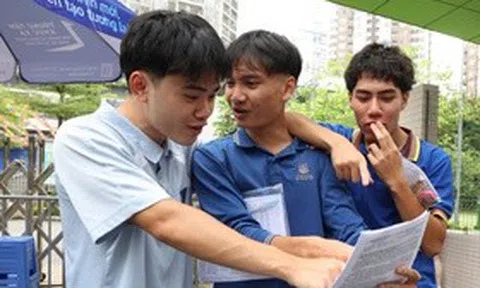 Khép lại kỳ thi tốt nghiệp THPT, thí sinh Hà Nội tự tin khi đề "dễ thở"