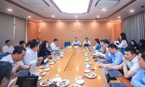 Hà Nội: Cán bộ xã có ngày làm việc tới 20h30 vì quá tải
