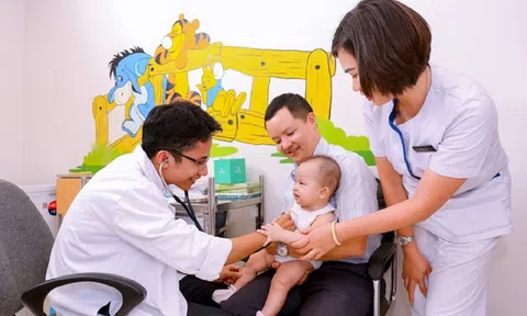 Điều cha mẹ cần biết: Trẻ dưới 6 tuổi cần khám sức khỏe định kỳ ít nhất 1 lần/năm