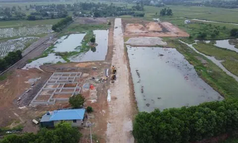 Rác chất cao như quả đồi, Sầm Sơn "mòn mỏi" chờ đợi nhà máy xử lý rác 242 tỷ đồng