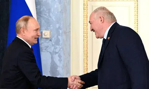 Xung quanh cuộc gặp không báo trước của ông Lukashenko với ông Putin
