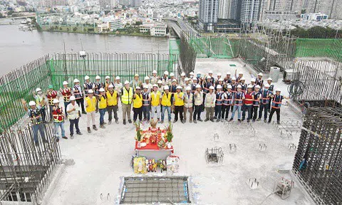 City Garden Thủ Thiêm cất nóc toà tháp Thames Tower thuộc dự án The River