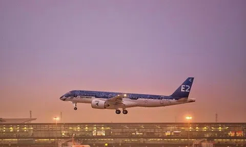 Trải nghiệm bay thử tàu bay Embraer E190-E2 TechShark tại Việt Nam