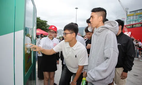 NGƯỜI DÂN THÀNH PHỐ QUY NHƠN THAM GIA “HÀNH TRÌNH DI SẢN”, CÙNG ĐỀ CAO TINH THẦN ĐOÀN KẾT VÀ SẺ CHIA