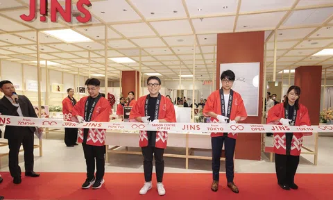 JINS chính thức khai trương cửa hàng đầu tiên tại TTTM Saigon Centre vào ngày 08 tháng 11