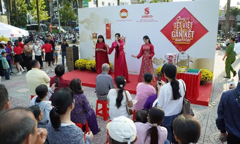 SABECO mang “Chung Vị Tết Việt – Gắn Kết Muôn Miền” lan tỏa không khí Tết sẻ chia tại Vĩnh Long và Cần Thơ